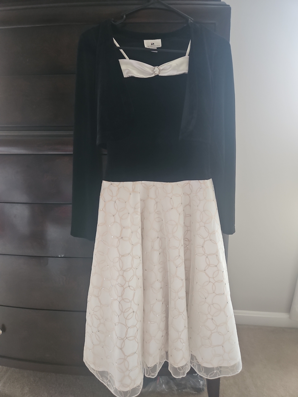 Byer California Black Bodice with White Patterned Circle Skirt and Satin Bow